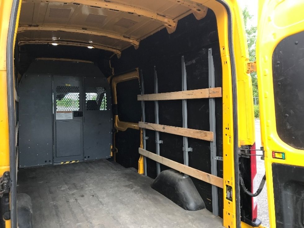 Cargo Van (Panel Van)-Light and Medium Duty Trucks-Ford-2021-Transit 250-Ste-Foy-PQ-293,171\n\t\tkm-$ 19,750 - Image 12