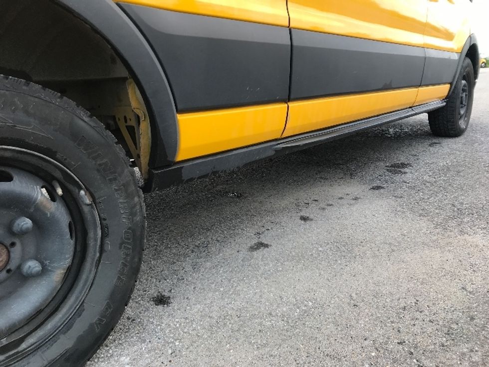 Cargo Van (Panel Van)-Light and Medium Duty Trucks-Ford-2021-Transit 250-Ste-Foy-PQ-293,171\n\t\tkm-$ 19,750 - Image 14