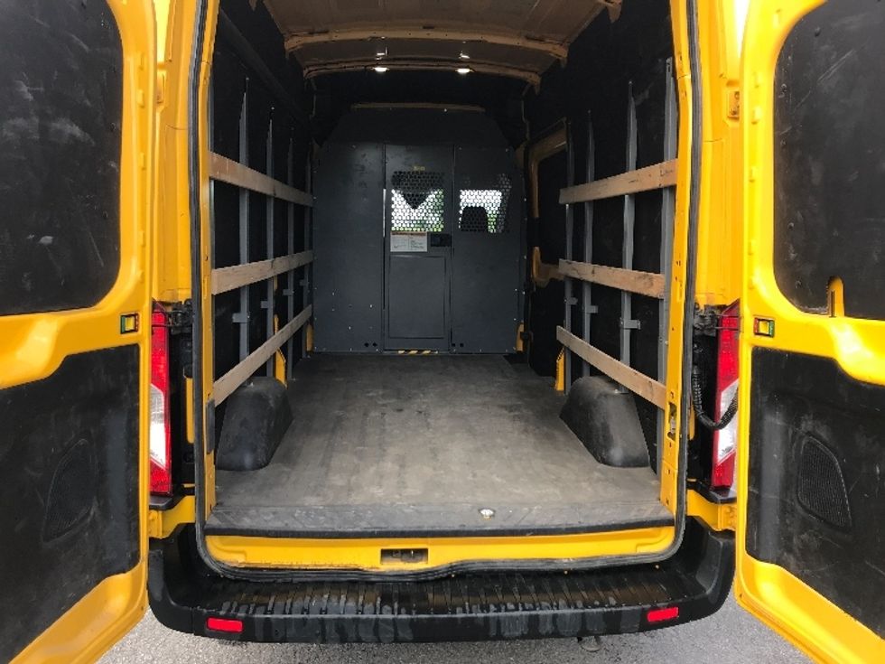 Cargo Van (Panel Van)-Light and Medium Duty Trucks-Ford-2021-Transit 250-Ste-Foy-PQ-293,171\n\t\tkm-$ 19,750 - Image 9