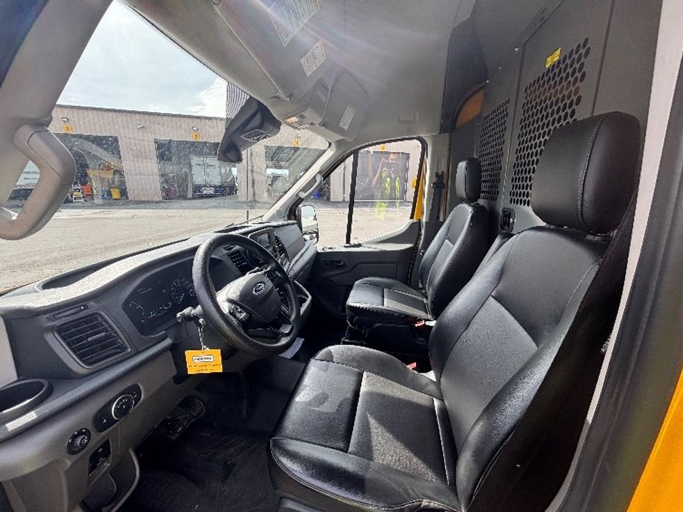 Cargo Van (Panel Van)-Light and Medium Duty Trucks-Ford-2021-Transit 250-Stoney Creek-ON-160,831\n\t\tkm-$ 32,000 - Image 19