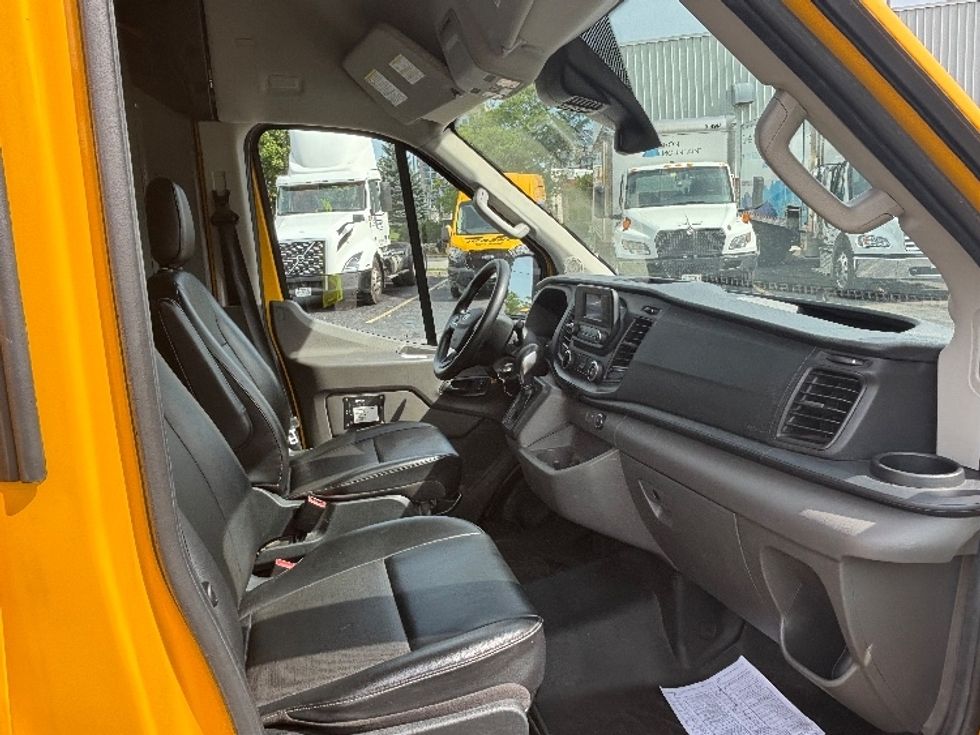 Cargo Van (Panel Van)-Light and Medium Duty Trucks-Ford-2021-Transit 250-Stoney Creek-ON-160,831\n\t\tkm-$ 32,000 - Image 22