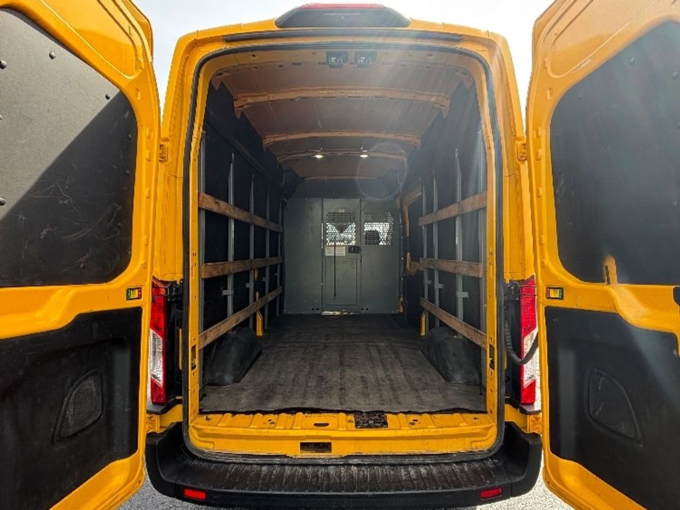 Cargo Van (Panel Van)-Light and Medium Duty Trucks-Ford-2021-Transit 250-Stoney Creek-ON-160,831\n\t\tkm-$ 32,000 - Image 8