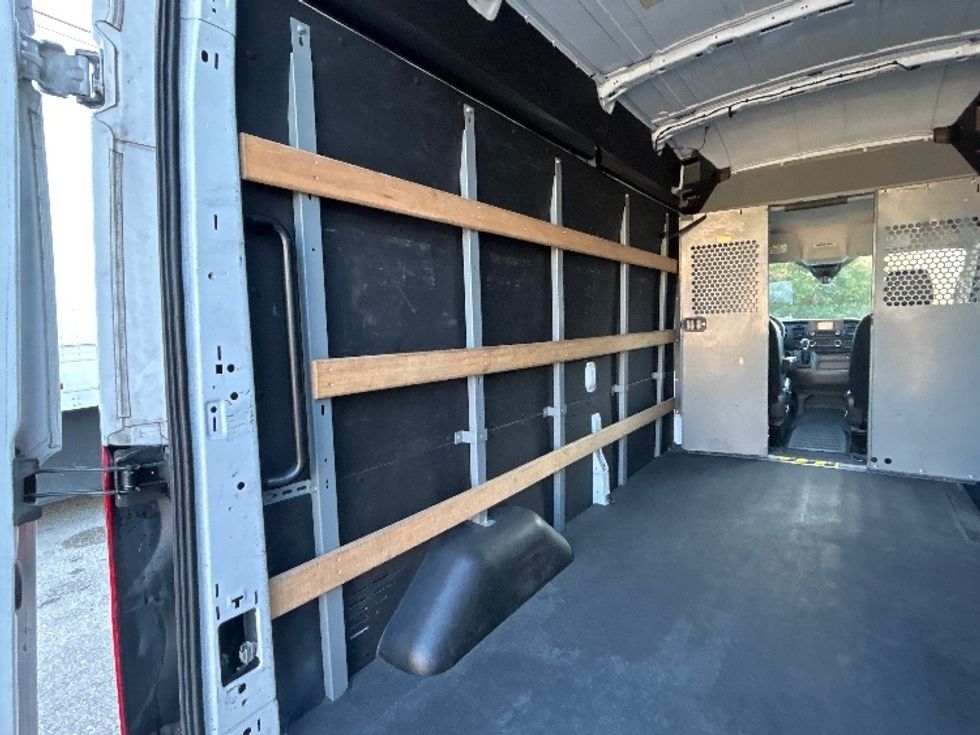 Cargo Van (Panel Van)-Light and Medium Duty Trucks-Ford-2021-Transit 250-Tampa-FL-100,546\n\t\tmiles-$ 33,250 - Image 10