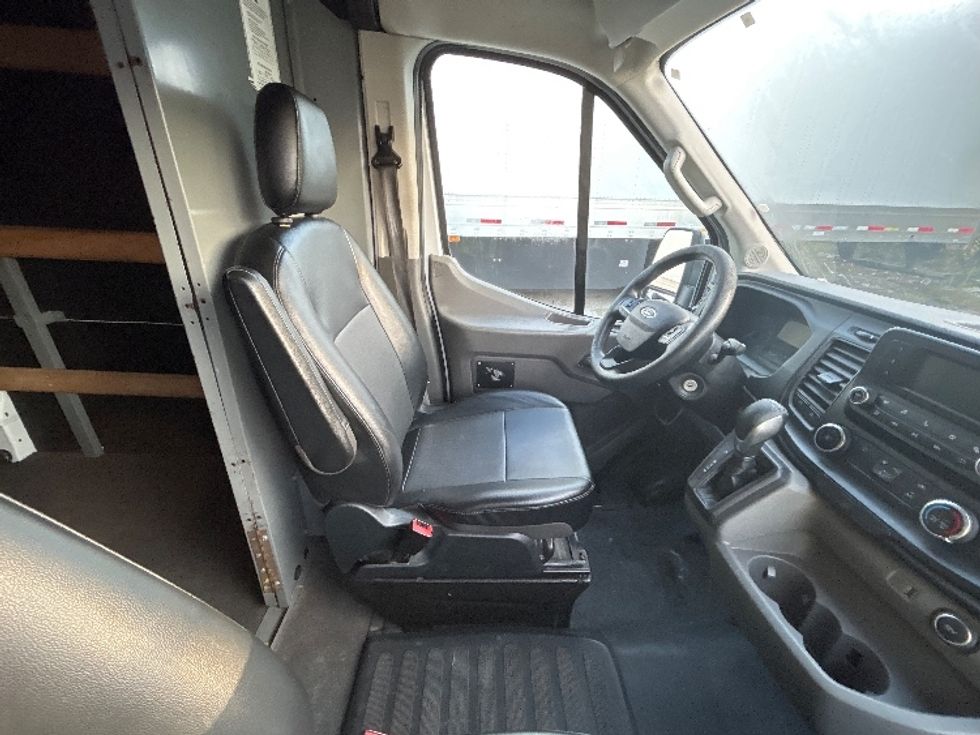Cargo Van (Panel Van)-Light and Medium Duty Trucks-Ford-2021-Transit 250-Tampa-FL-100,546\n\t\tmiles-$ 33,250 - Image 21