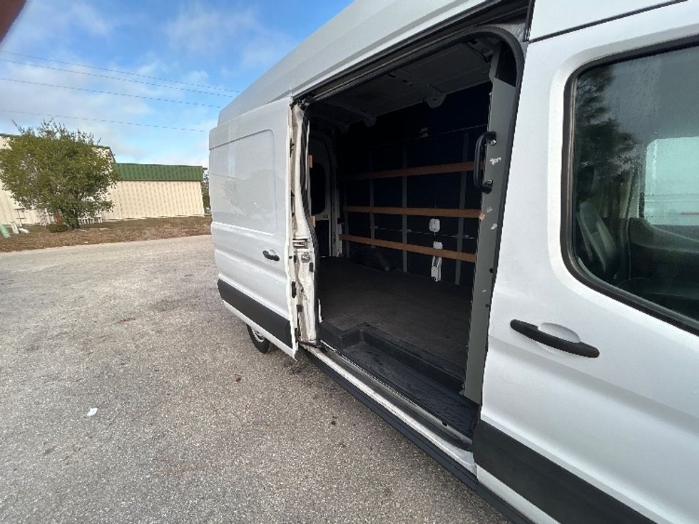 Cargo Van (Panel Van)-Light and Medium Duty Trucks-Ford-2021-Transit 250-Tampa-FL-100,546\n\t\tmiles-$ 33,250 - Image 24