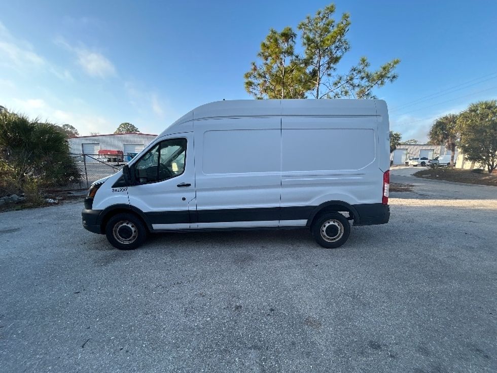 Cargo Van (Panel Van)-Light and Medium Duty Trucks-Ford-2021-Transit 250-Tampa-FL-100,546\n\t\tmiles-$ 33,250 - Image 4