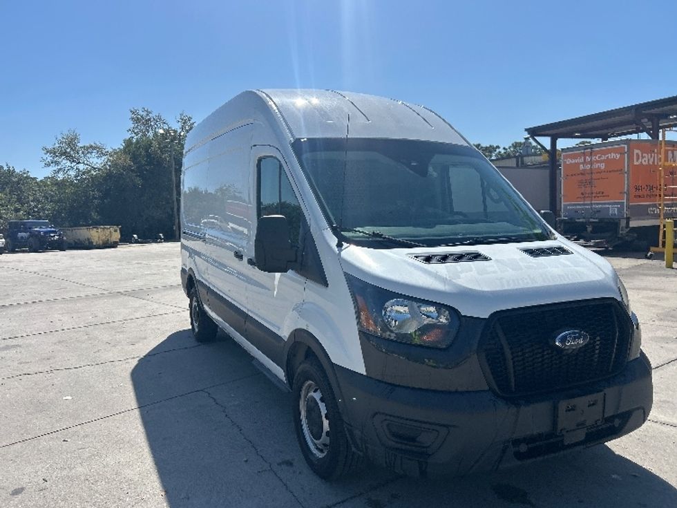 Cargo Van (Panel Van)-Light and Medium Duty Trucks-Ford-2021-Transit 250-Tampa-FL-105,075\n\t\tmiles-$ 33,000 - Image 1