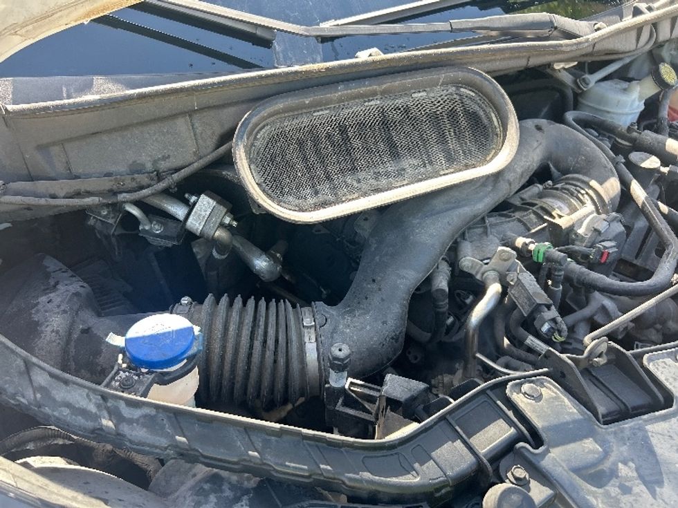 Cargo Van (Panel Van)-Light and Medium Duty Trucks-Ford-2021-Transit 250-Tampa-FL-105,075\n\t\tmiles-$ 33,000 - Image 23