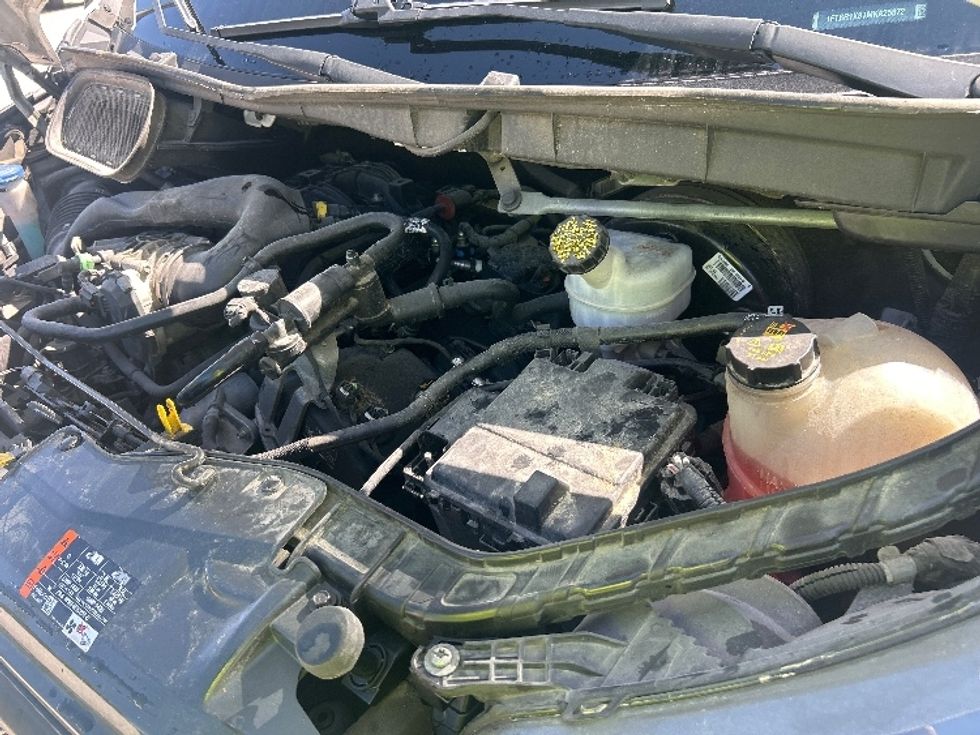 Cargo Van (Panel Van)-Light and Medium Duty Trucks-Ford-2021-Transit 250-Tampa-FL-105,075\n\t\tmiles-$ 33,000 - Image 24