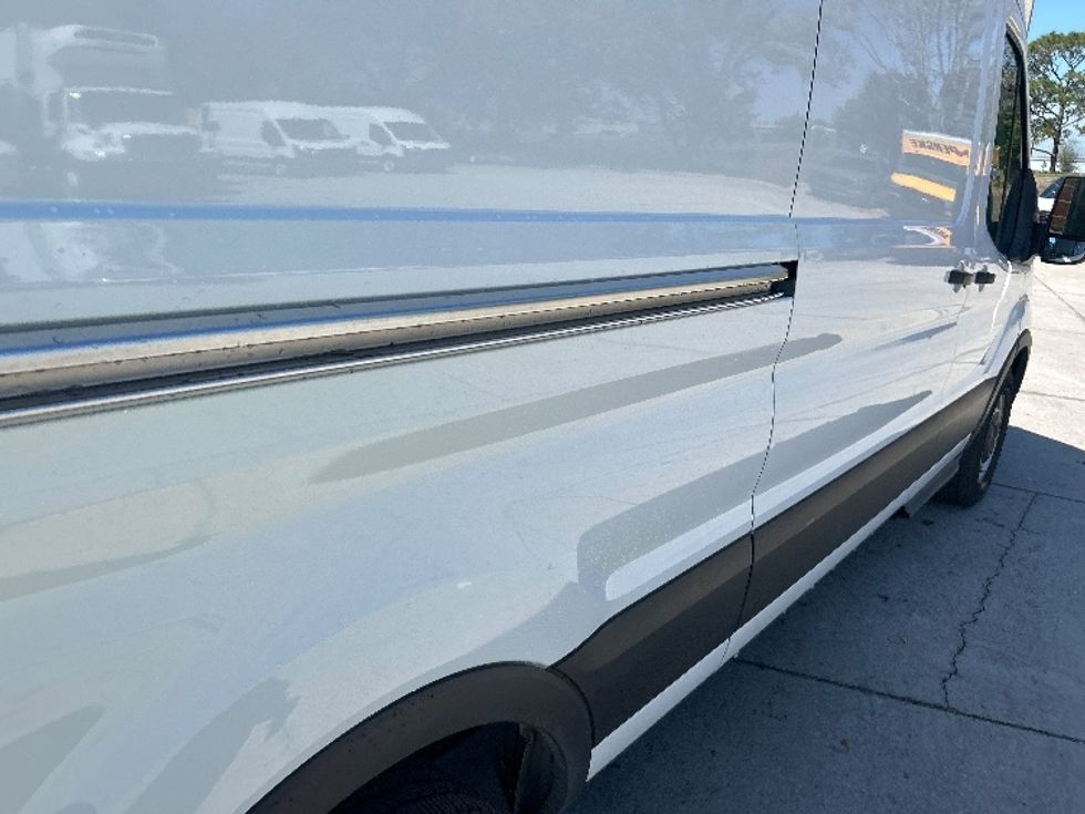 Cargo Van (Panel Van)-Light and Medium Duty Trucks-Ford-2021-Transit 250-Tampa-FL-105,075\n\t\tmiles-$ 33,000 - Image 26