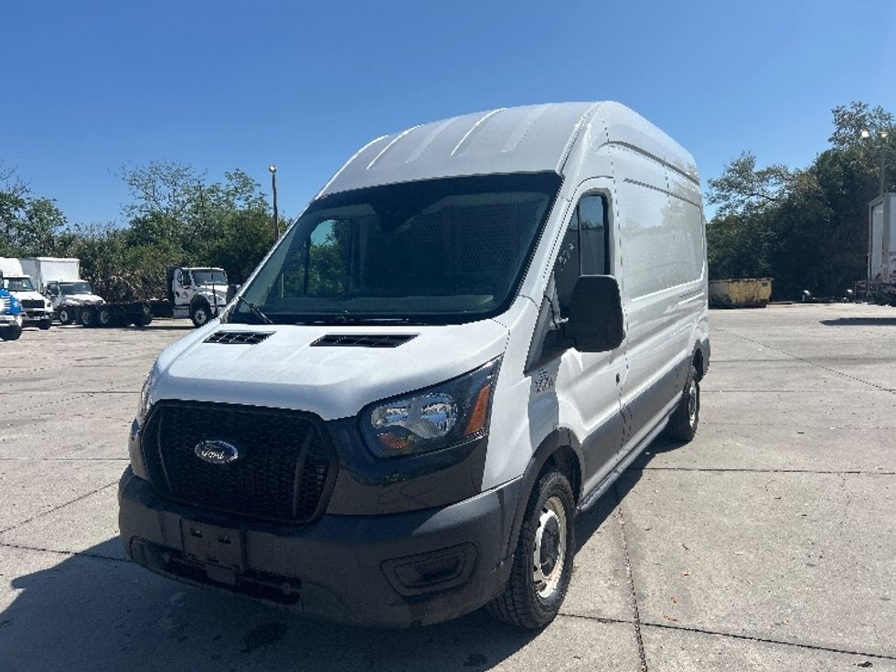 Cargo Van (Panel Van)-Light and Medium Duty Trucks-Ford-2021-Transit 250-Tampa-FL-105,075\n\t\tmiles-$ 33,000 - Image 3