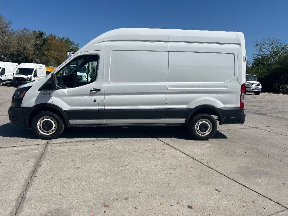 Cargo Van (Panel Van)-Light and Medium Duty Trucks-Ford-2021-Transit 250-Tampa-FL-105,075\n\t\tmiles-$ 33,000 - Image 4