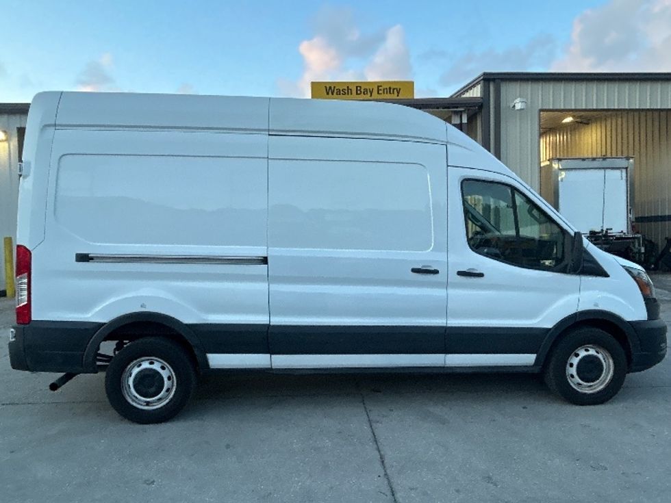 Cargo Van (Panel Van)-Light and Medium Duty Trucks-Ford-2021-Transit 250-Tampa-FL-111,133\n\t\tmiles-$ 35,500 - Image 15