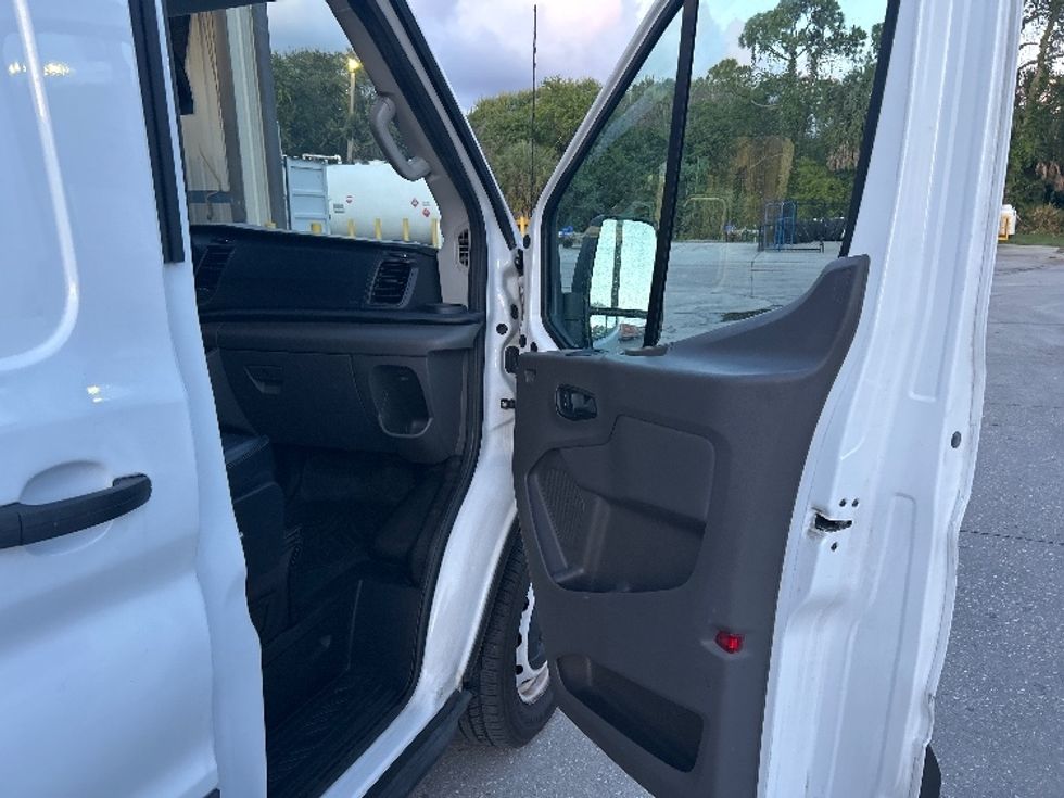 Cargo Van (Panel Van)-Light and Medium Duty Trucks-Ford-2021-Transit 250-Tampa-FL-111,133\n\t\tmiles-$ 35,500 - Image 20