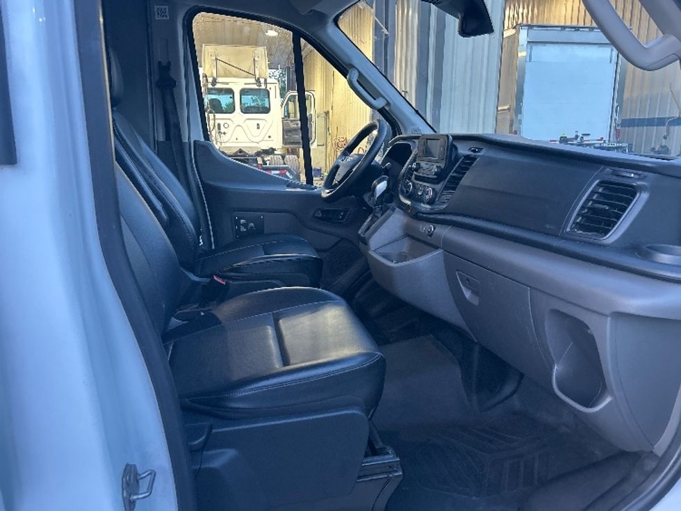 Cargo Van (Panel Van)-Light and Medium Duty Trucks-Ford-2021-Transit 250-Tampa-FL-111,133\n\t\tmiles-$ 35,500 - Image 22