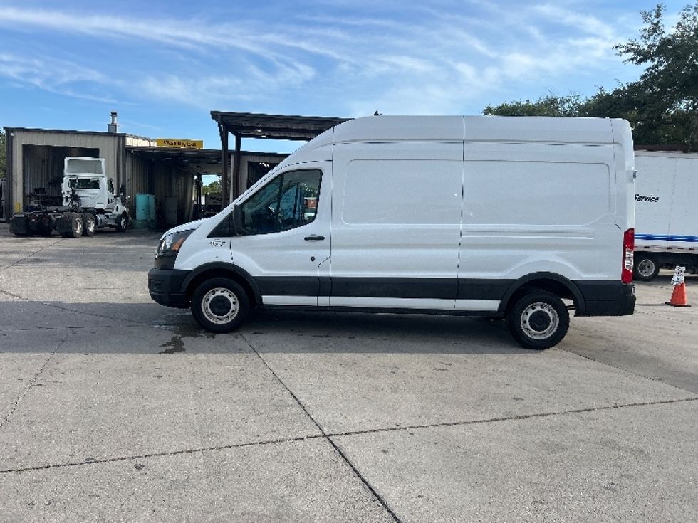 Cargo Van (Panel Van)-Light and Medium Duty Trucks-Ford-2021-Transit 250-Tampa-FL-111,869\n\t\tmiles-$ 35,250 - Image 4
