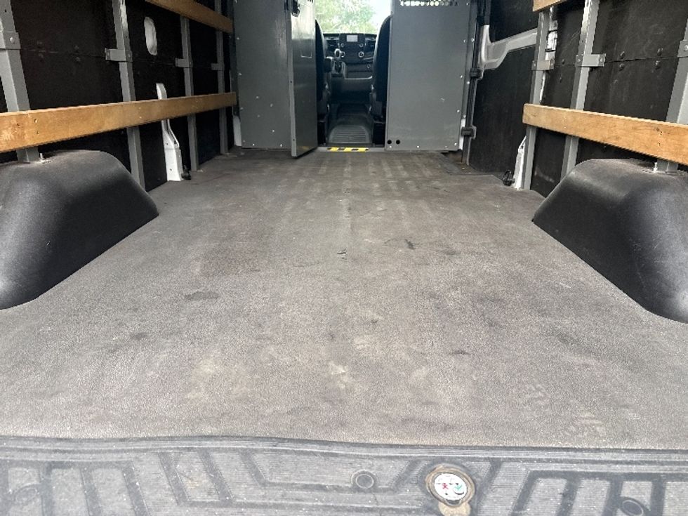 Cargo Van (Panel Van)-Light and Medium Duty Trucks-Ford-2021-Transit 250-Tampa-FL-124,351\n\t\tmiles-$ 32,000 - Image 10