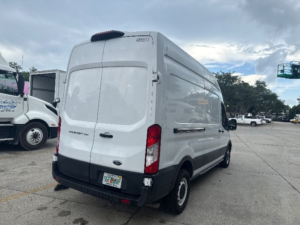 Cargo Van (Panel Van)-Light and Medium Duty Trucks-Ford-2021-Transit 250-Tampa-FL-124,351\n\t\tmiles-$ 32,000 - Image 13