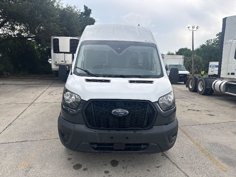 Cargo Van (Panel Van)-Light and Medium Duty Trucks-Ford-2021-Transit 250-Tampa-FL-124,351\n\t\tmiles-$ 32,000 - Image 2