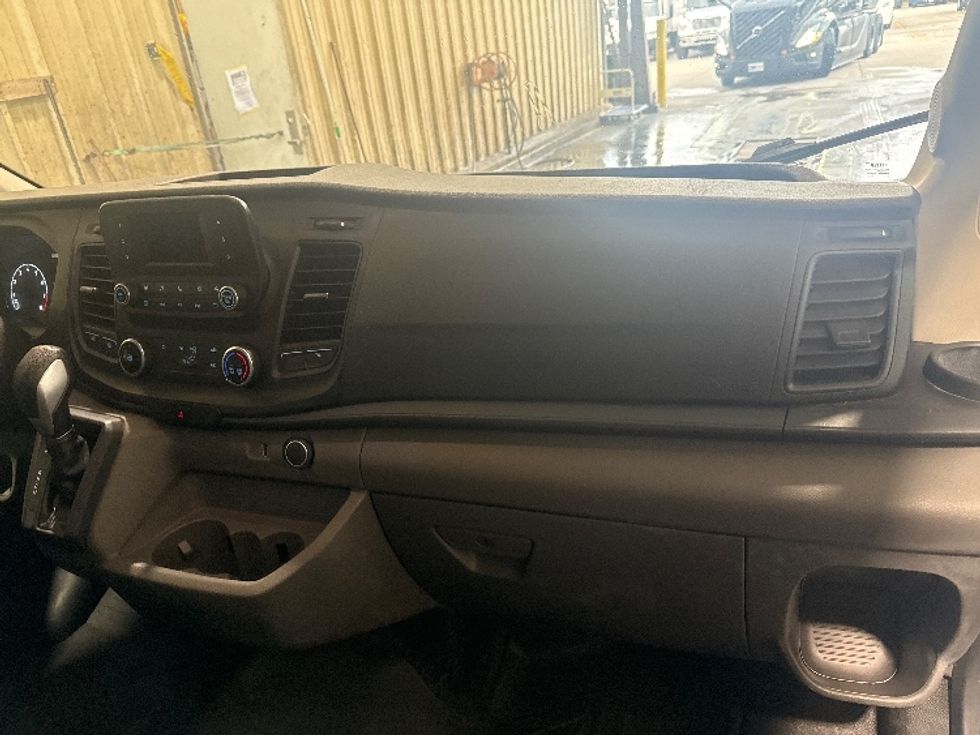 Cargo Van (Panel Van)-Light and Medium Duty Trucks-Ford-2021-Transit 250-Tampa-FL-124,351\n\t\tmiles-$ 32,000 - Image 21