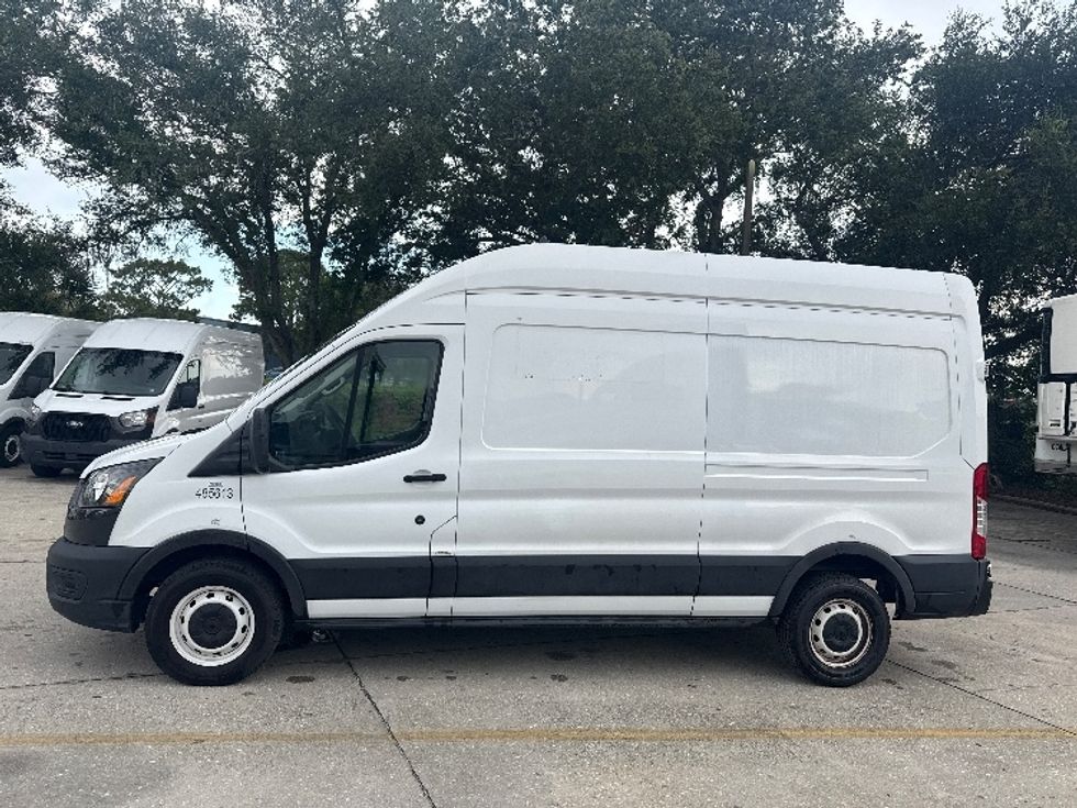 Cargo Van (Panel Van)-Light and Medium Duty Trucks-Ford-2021-Transit 250-Tampa-FL-124,351\n\t\tmiles-$ 32,000 - Image 4