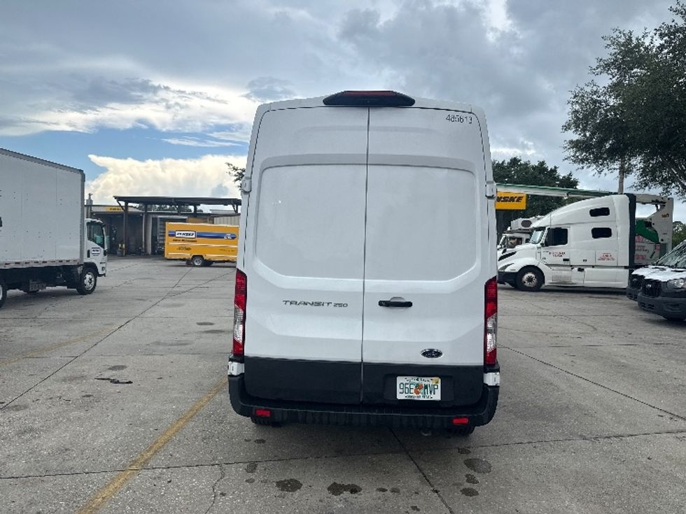 Cargo Van (Panel Van)-Light and Medium Duty Trucks-Ford-2021-Transit 250-Tampa-FL-124,351\n\t\tmiles-$ 32,000 - Image 7