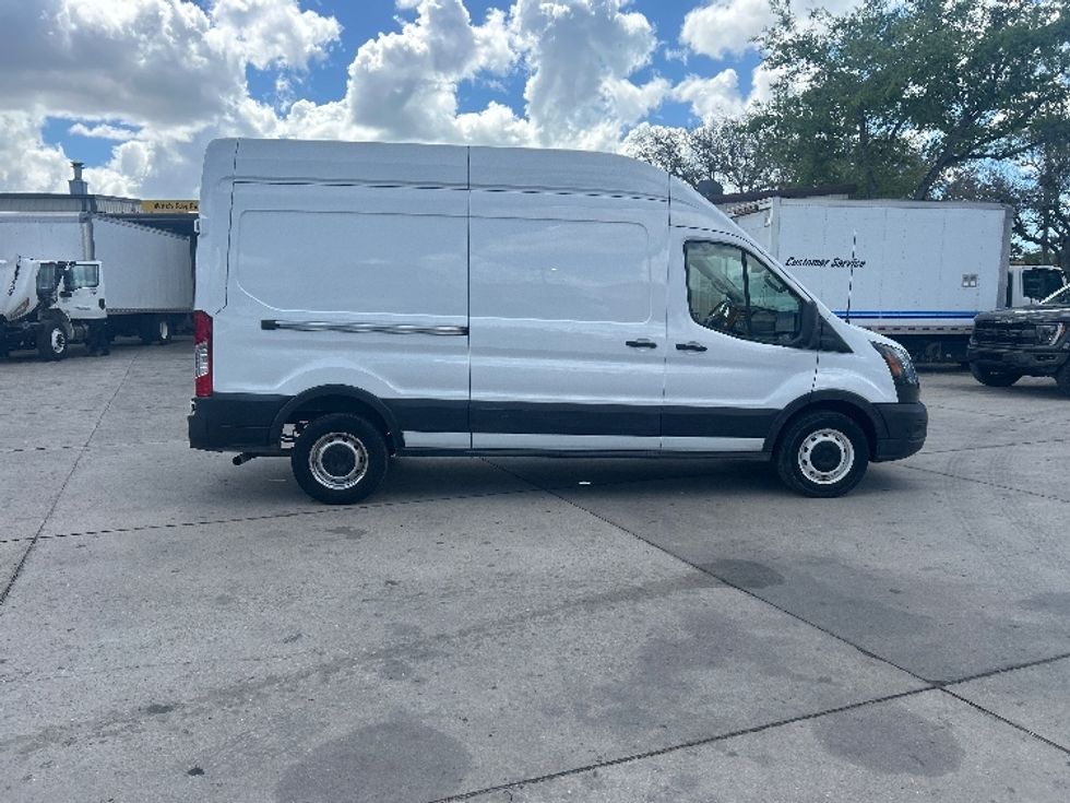 Cargo Van (Panel Van)-Light and Medium Duty Trucks-Ford-2021-Transit 250-Tampa-FL-68,895\n\t\tmiles-$ 36,250 - Image 15