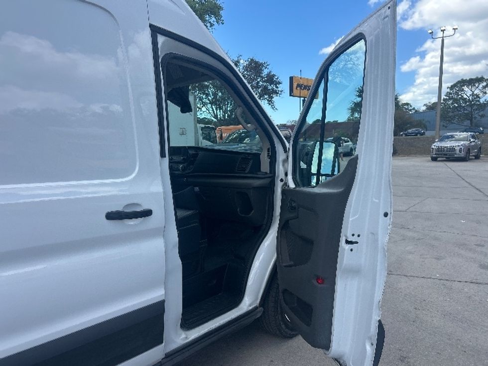 Cargo Van (Panel Van)-Light and Medium Duty Trucks-Ford-2021-Transit 250-Tampa-FL-68,895\n\t\tmiles-$ 36,250 - Image 20