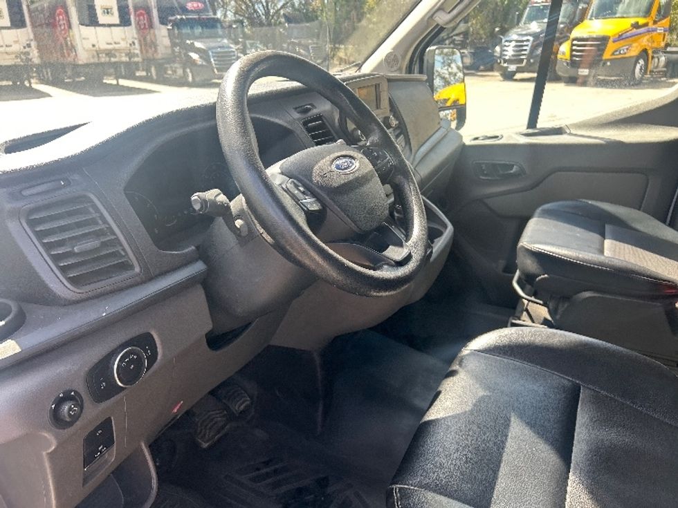 Cargo Van (Panel Van)-Light and Medium Duty Trucks-Ford-2021-Transit 250-Tampa-FL-69,484\n\t\tmiles-$ 36,250 - Image 16