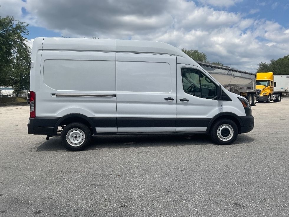 Cargo Van (Panel Van)-Light and Medium Duty Trucks-Ford-2021-Transit 250-Tampa-FL-70,406\n\t\tmiles-$ 36,750 - Image 15