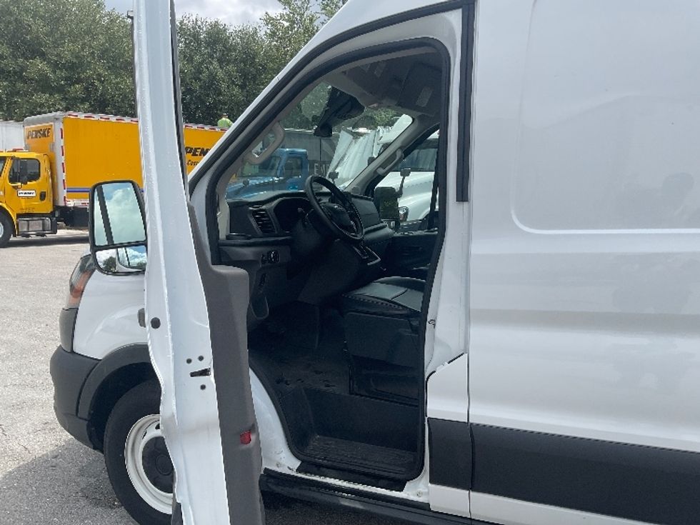 Cargo Van (Panel Van)-Light and Medium Duty Trucks-Ford-2021-Transit 250-Tampa-FL-70,406\n\t\tmiles-$ 36,750 - Image 16