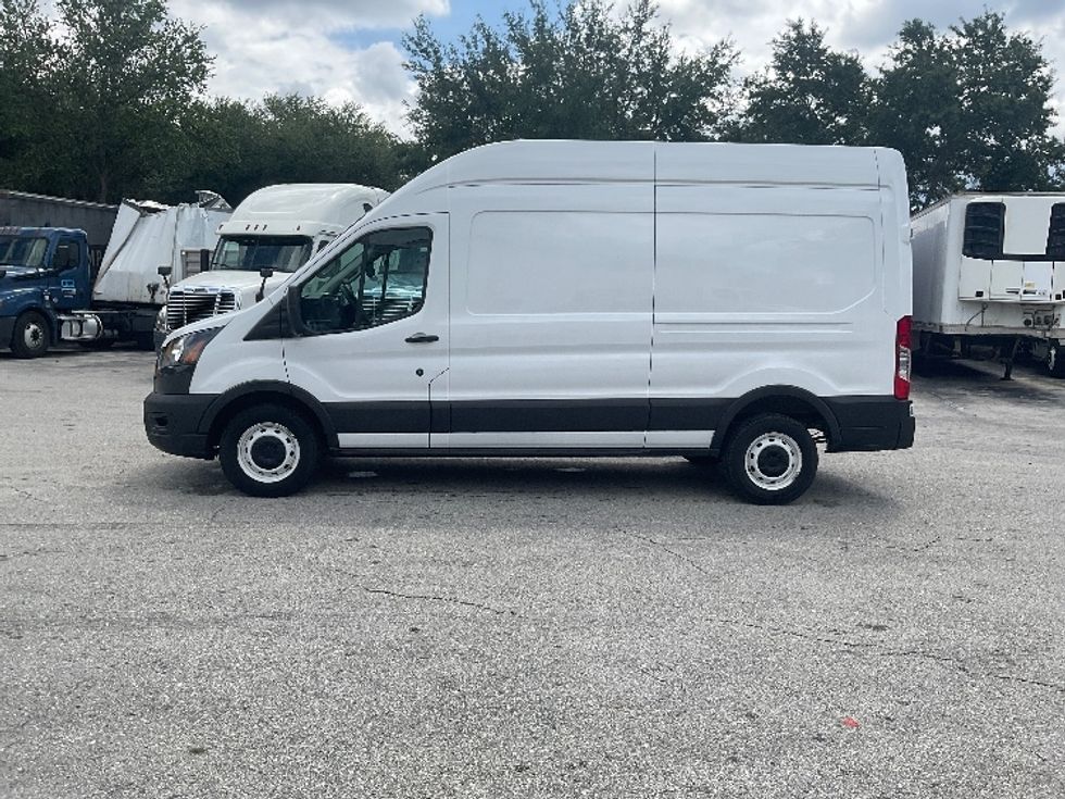 Cargo Van (Panel Van)-Light and Medium Duty Trucks-Ford-2021-Transit 250-Tampa-FL-70,406\n\t\tmiles-$ 36,750 - Image 4