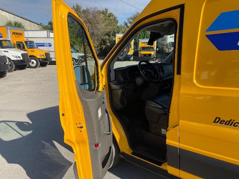 Cargo Van (Panel Van)-Light and Medium Duty Trucks-Ford-2021-Transit 250-Tampa-FL-82,076\n\t\tmiles-$ 31,000 - Image 16
