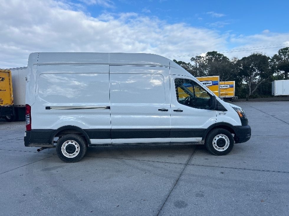Cargo Van (Panel Van)-Light and Medium Duty Trucks-Ford-2021-Transit 250-Tampa-FL-83,714\n\t\tmiles-$ 35,000 - Image 15