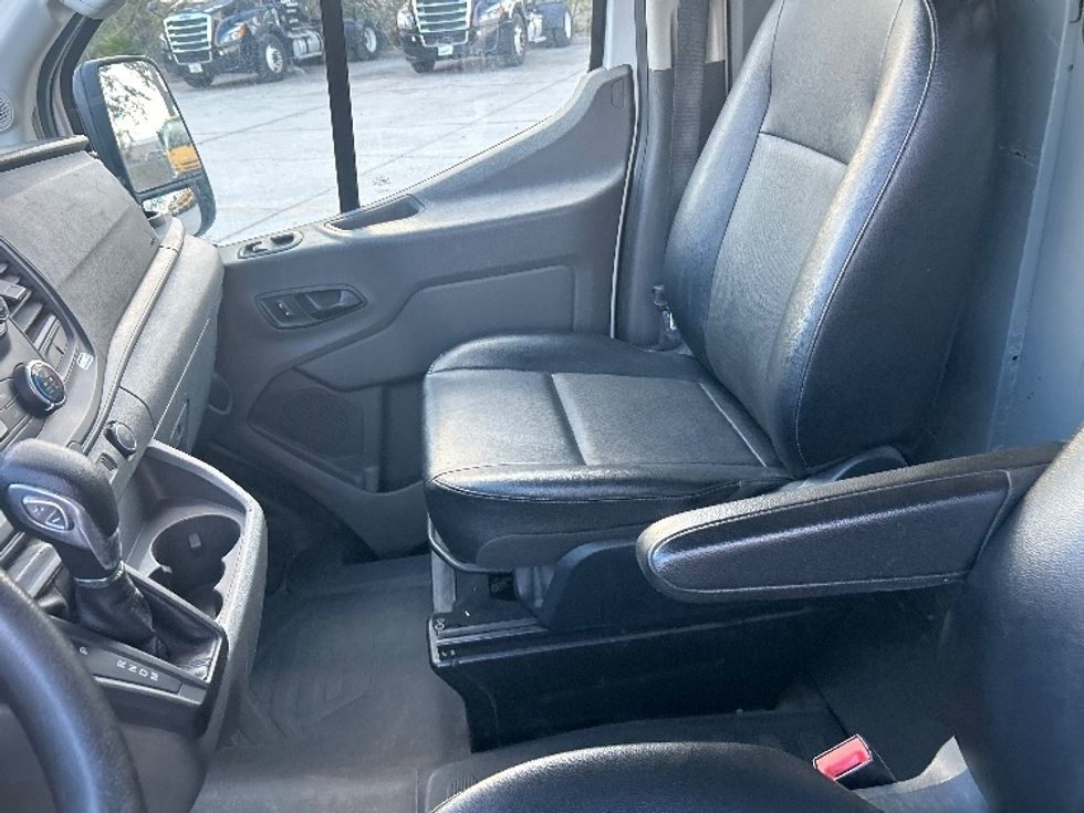 Cargo Van (Panel Van)-Light and Medium Duty Trucks-Ford-2021-Transit 250-Tampa-FL-83,714\n\t\tmiles-$ 35,000 - Image 19