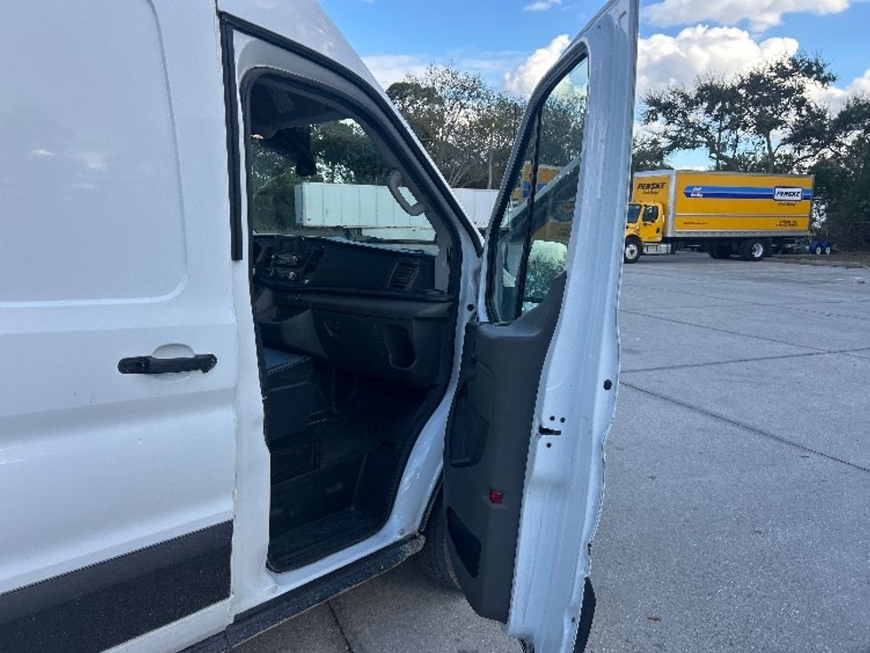 Cargo Van (Panel Van)-Light and Medium Duty Trucks-Ford-2021-Transit 250-Tampa-FL-83,714\n\t\tmiles-$ 35,000 - Image 20