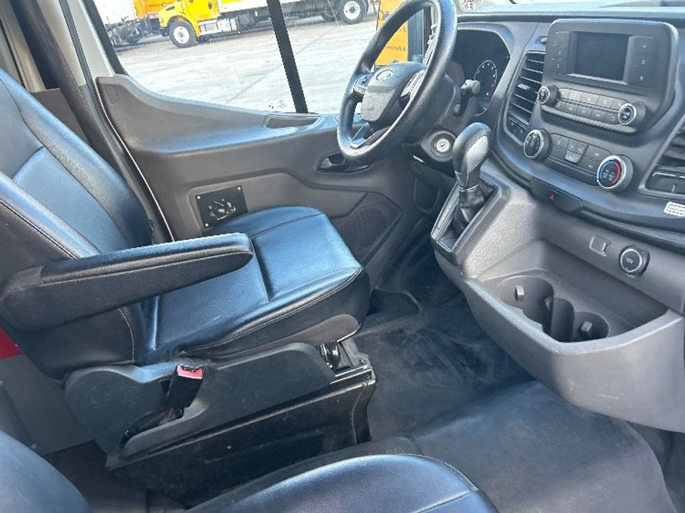 Cargo Van (Panel Van)-Light and Medium Duty Trucks-Ford-2021-Transit 250-Tampa-FL-83,714\n\t\tmiles-$ 35,000 - Image 22