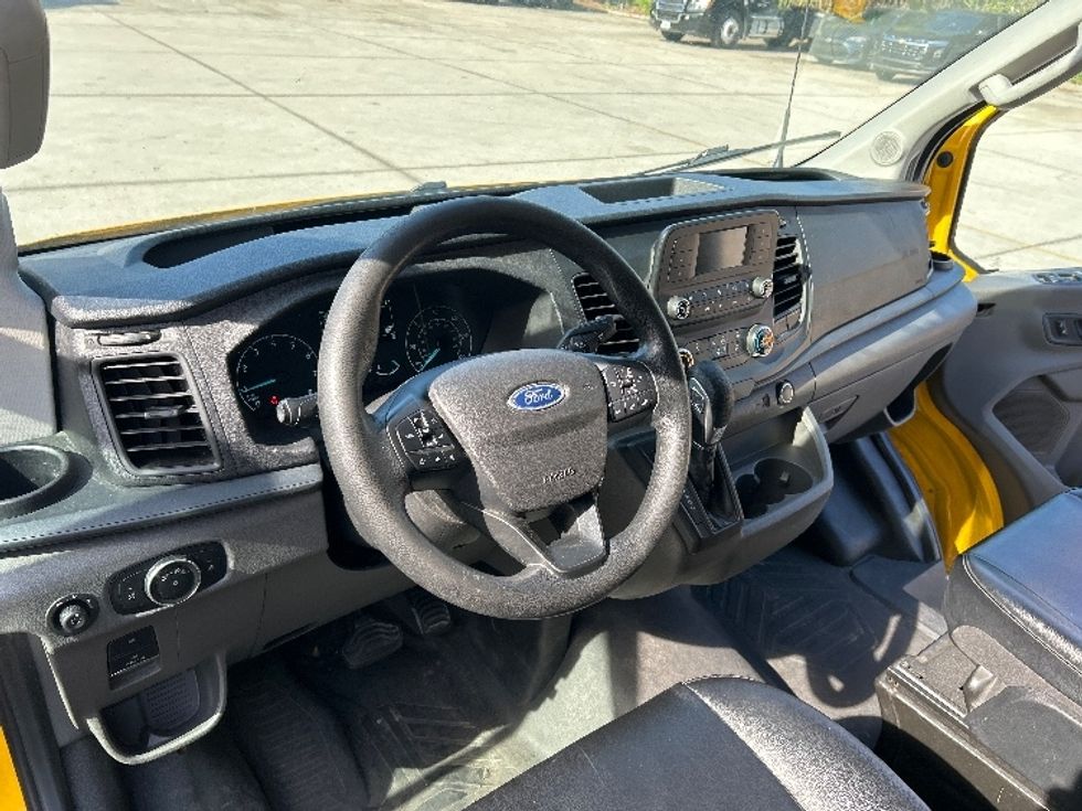 Cargo Van (Panel Van)-Light and Medium Duty Trucks-Ford-2021-Transit 250-Tampa-FL-84,269\n\t\tmiles-$ 31,250 - Image 17