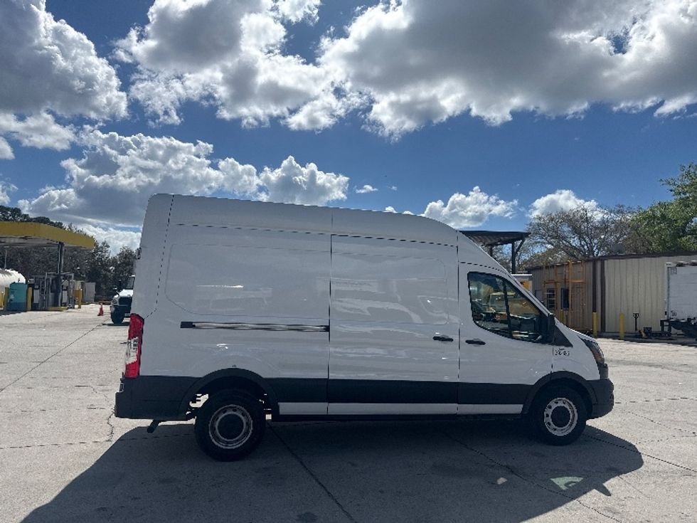 Cargo Van (Panel Van)-Light and Medium Duty Trucks-Ford-2021-Transit 250-Tampa-FL-84,753\n\t\tmiles-$ 34,750 - Image 13