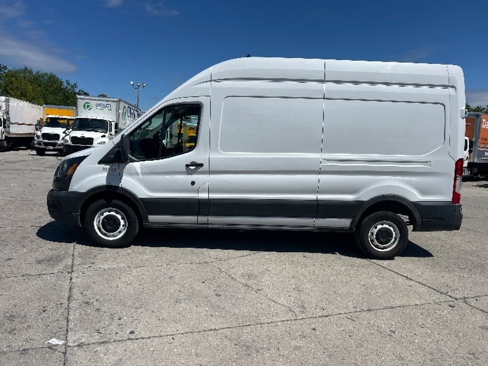 Cargo Van (Panel Van)-Light and Medium Duty Trucks-Ford-2021-Transit 250-Tampa-FL-84,753\n\t\tmiles-$ 34,750 - Image 4