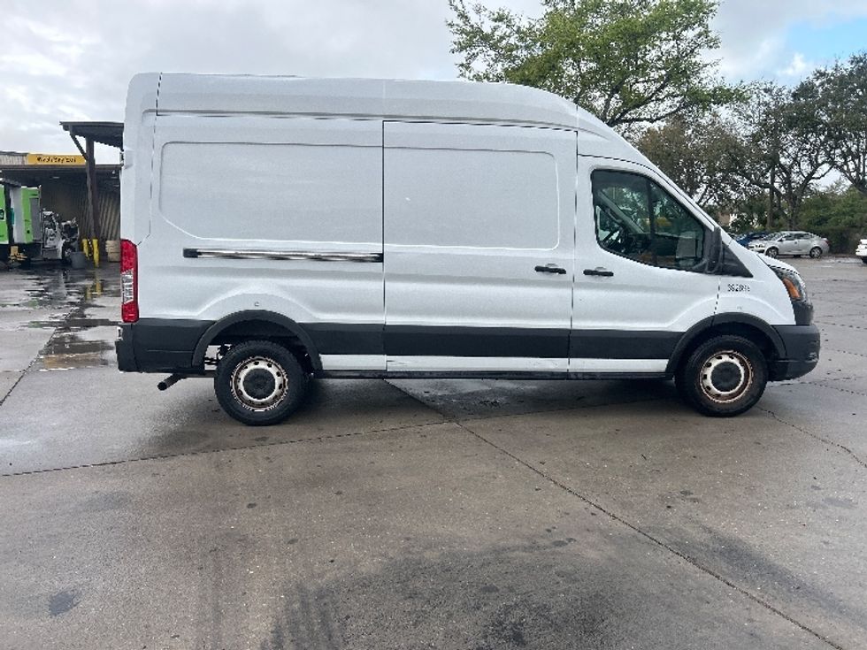 Cargo Van (Panel Van)-Light and Medium Duty Trucks-Ford-2021-Transit 250-Tampa-FL-92,444\n\t\tmiles-$ 34,000 - Image 15