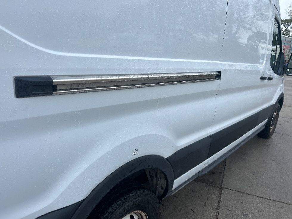 Cargo Van (Panel Van)-Light and Medium Duty Trucks-Ford-2021-Transit 250-Tampa-FL-92,444\n\t\tmiles-$ 34,000 - Image 26