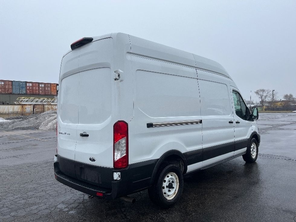 Cargo Van (Panel Van)-Light and Medium Duty Trucks-Ford-2021-Transit 250-Toronto-ON-120,447\n\t\tkm-$ 44,000 - Image 11