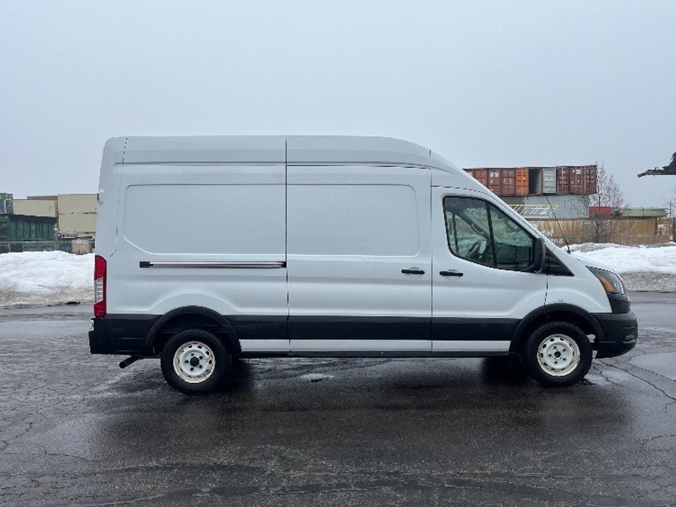 Cargo Van (Panel Van)-Light and Medium Duty Trucks-Ford-2021-Transit 250-Toronto-ON-120,447\n\t\tkm-$ 44,000 - Image 13