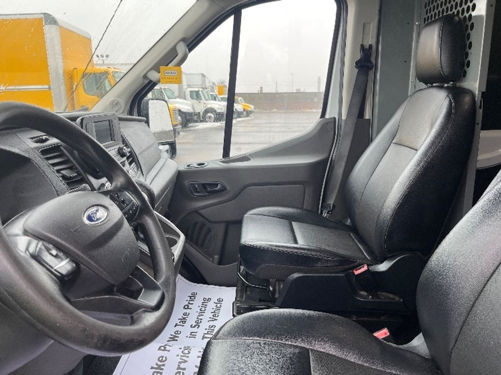 Cargo Van (Panel Van)-Light and Medium Duty Trucks-Ford-2021-Transit 250-Toronto-ON-120,447\n\t\tkm-$ 44,000 - Image 17