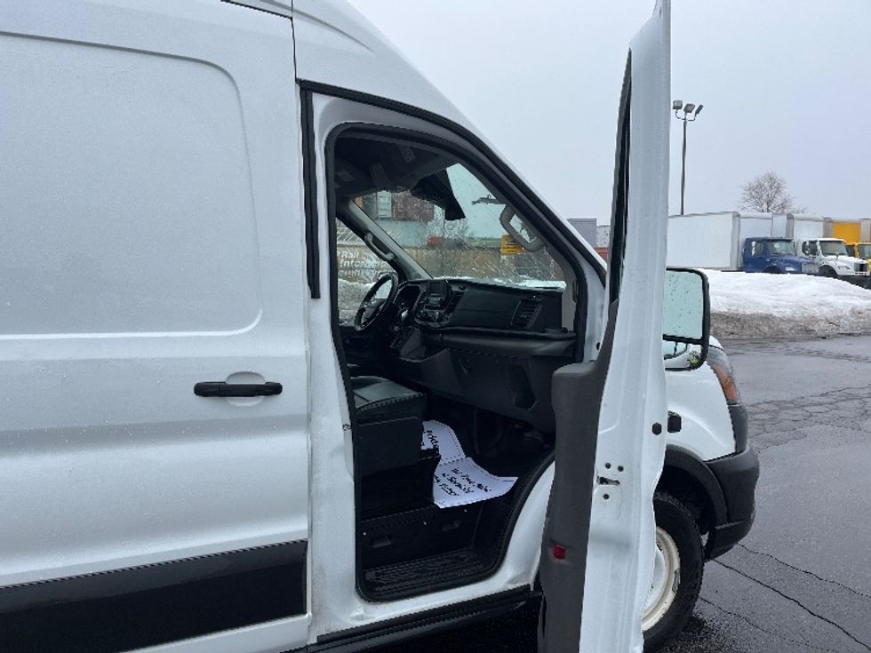 Cargo Van (Panel Van)-Light and Medium Duty Trucks-Ford-2021-Transit 250-Toronto-ON-120,447\n\t\tkm-$ 44,000 - Image 18