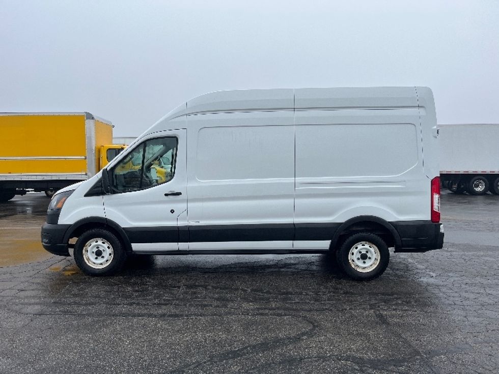 Cargo Van (Panel Van)-Light and Medium Duty Trucks-Ford-2021-Transit 250-Toronto-ON-120,447\n\t\tkm-$ 44,000 - Image 4
