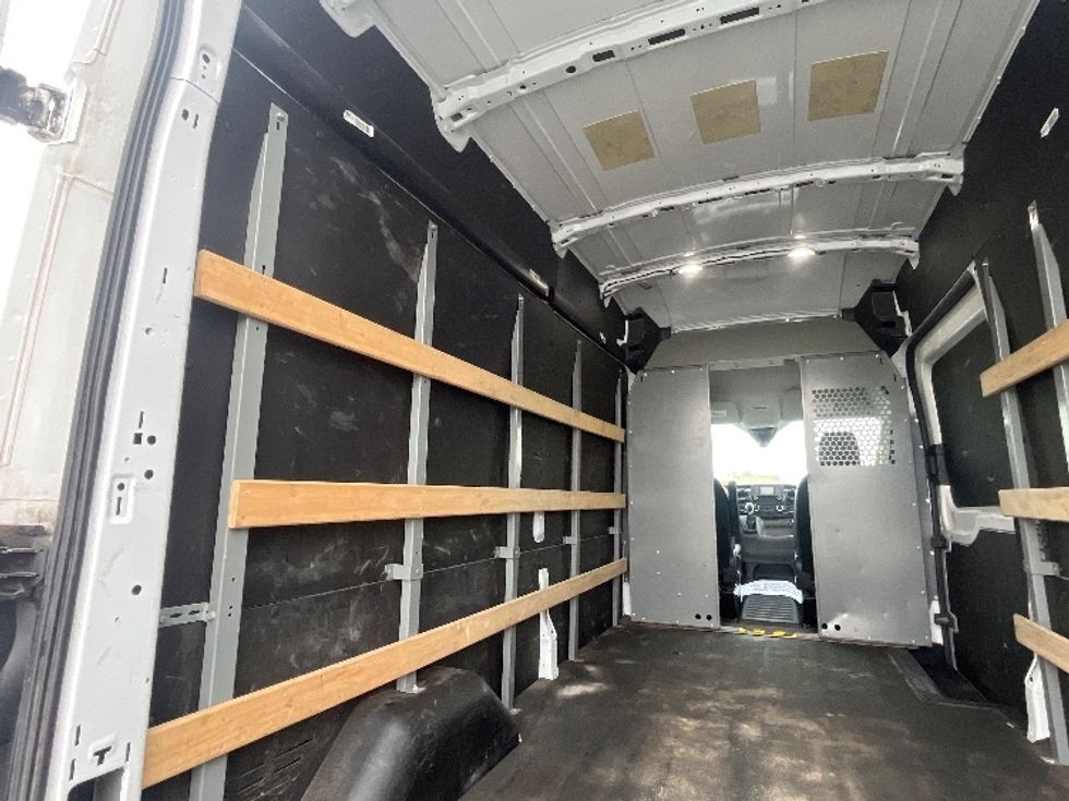Cargo Van (Panel Van)-Light and Medium Duty Trucks-Ford-2021-Transit 250-Toronto-ON-120,447\n\t\tkm-$ 44,000 - Image 9