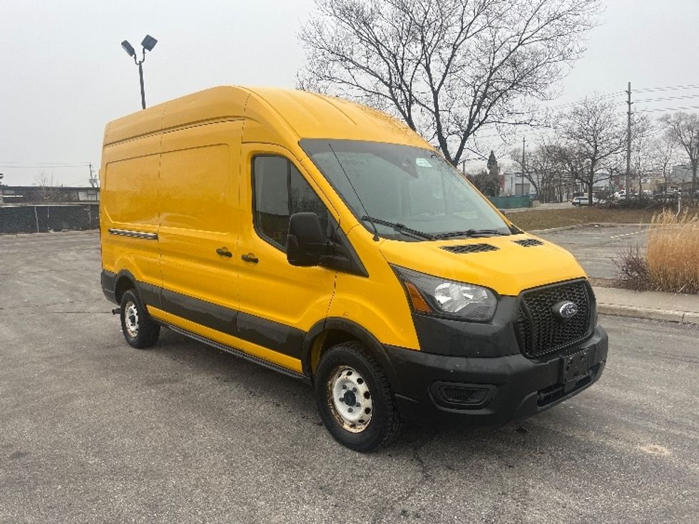 Cargo Van (Panel Van)-Light and Medium Duty Trucks-Ford-2021-Transit 250-Toronto-ON-147,137\n\t\tkm-$ 37,000 - Image 1