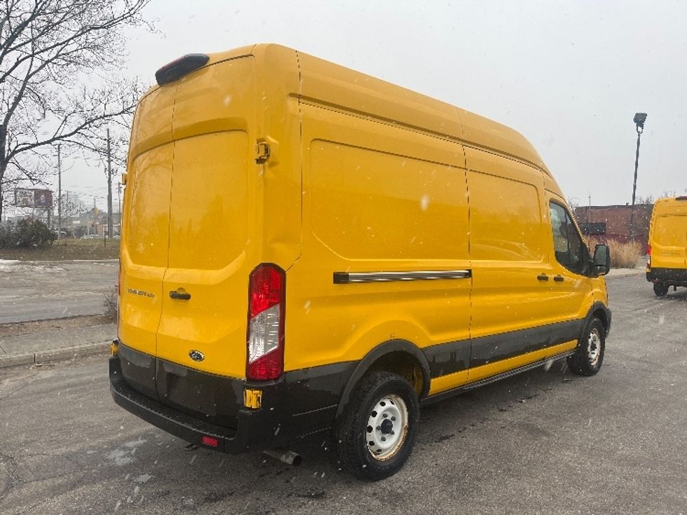 Cargo Van (Panel Van)-Light and Medium Duty Trucks-Ford-2021-Transit 250-Toronto-ON-147,137\n\t\tkm-$ 37,000 - Image 12